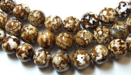 Design 6766: red, white agate rectangular beads