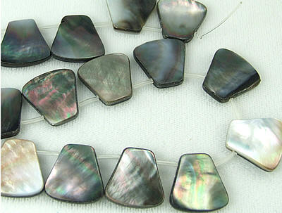 SKU 5774 - a Shell Beads Jewelry Design image