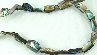 SKU 5777 - a Shell Beads Jewelry Design image