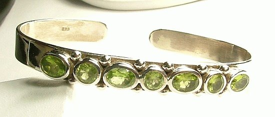 SKU 1005 - a Peridot Bracelets Jewelry Design image