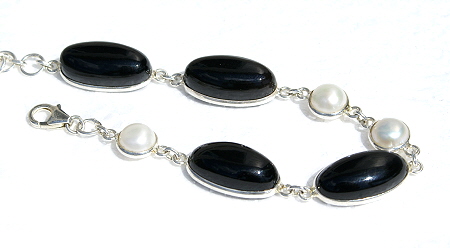 SKU 11103 - a Onyx bracelets Jewelry Design image