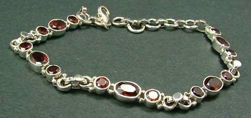 SKU 1417 - a Garnet Bracelets Jewelry Design image