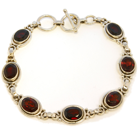 SKU 18767 - a Garnet Bracelets Jewelry Design image