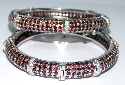 SKU 7509 - a Garnet Bracelets Jewelry Design image