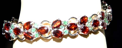 SKU 7556 - a Garnet Bracelets Jewelry Design image