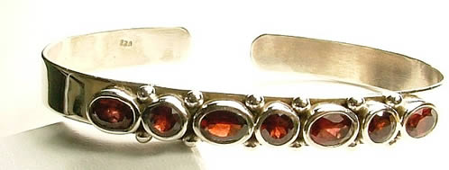 SKU 795 - a Garnet Bracelets Jewelry Design image