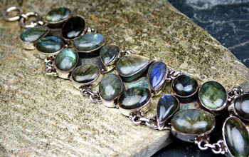 SKU 8141 - a Labradorite Bracelets Jewelry Design image