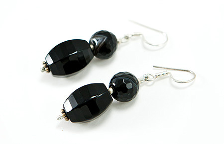 SKU 17301 - a Black spinel Earrings Jewelry Design image