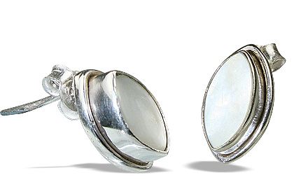 SKU 692 - a Pearl Earrings Jewelry Design image