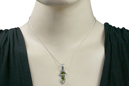 SKU 5276 unique Peridot Pendants Jewelry