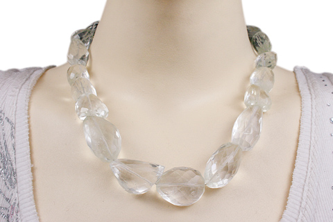 SKU 9662 unique Crystal necklaces Jewelry
