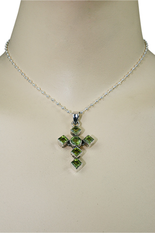 SKU 9401 unique Peridot pendants Jewelry