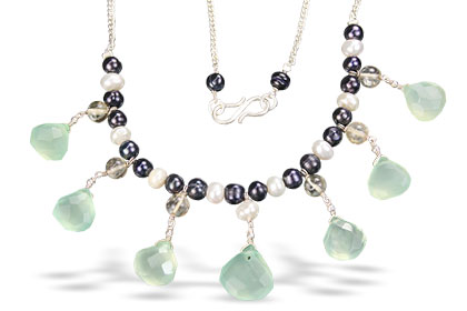 SKU 9028 - a Garnet Necklaces Jewelry Design image