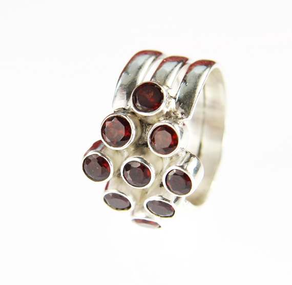 SKU 14250 - a Garnet rings Jewelry Design image