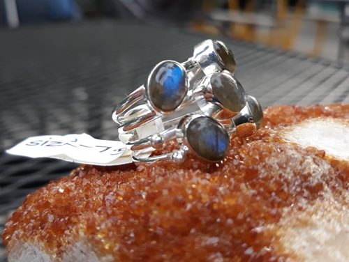 SKU 22135 - a Labradorite rings Jewelry Design image