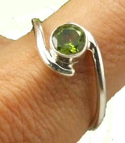 SKU 7220 - a Peridot rings Jewelry Design image