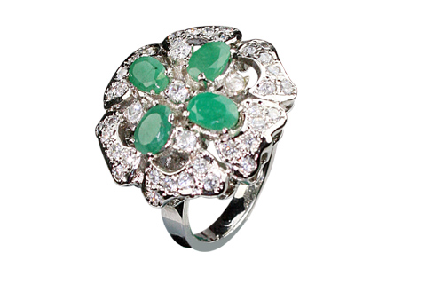 SKU 8973 - a Emerald rings Jewelry Design image