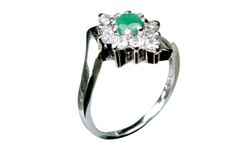 SKU 8986 - a Emerald rings Jewelry Design image
