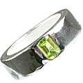 13066: silver setting green peridot  engagement rings